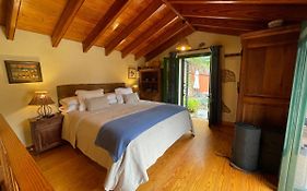 Duplex De Invitados En Medio Del Bosque